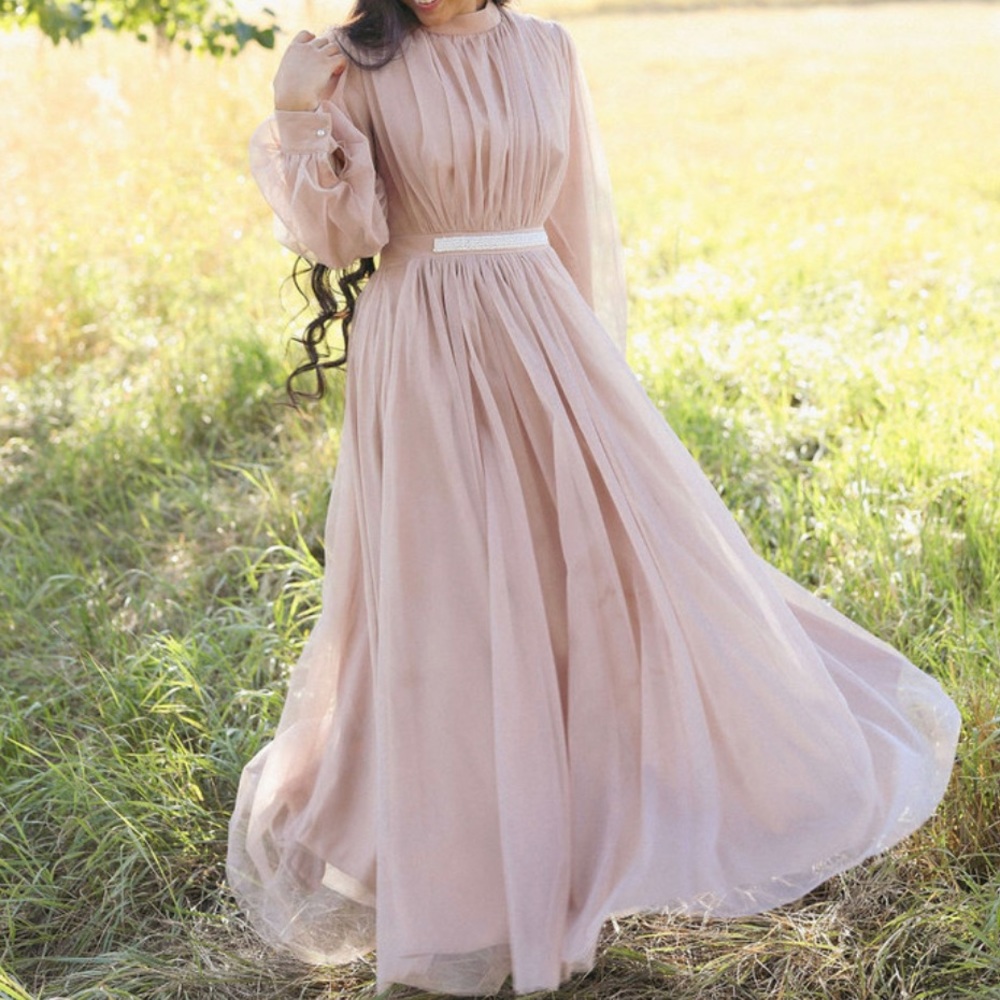 * DAINTY JEWELLS UNFORGETTABLE EVENING DRESS *